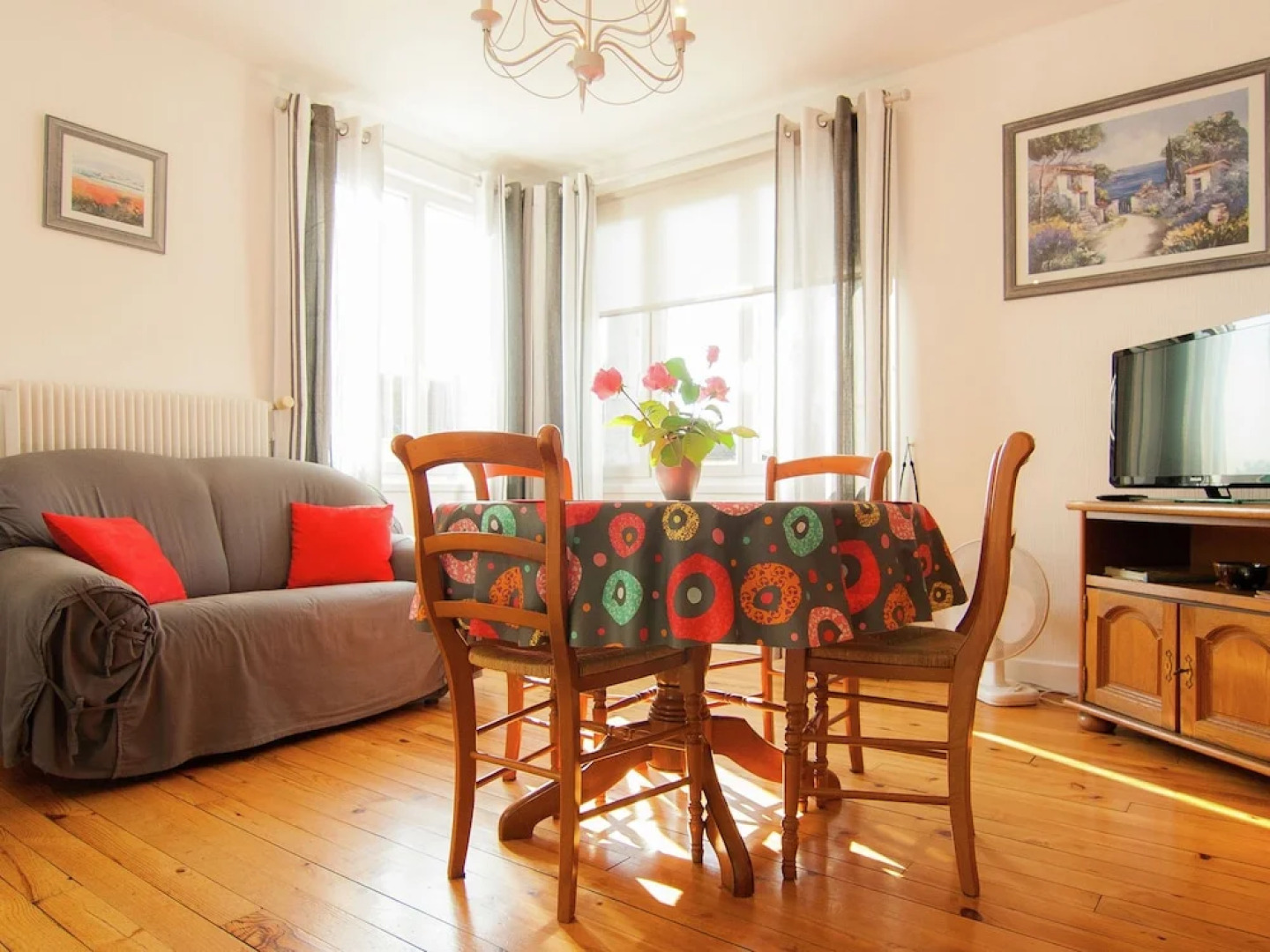 Classy Holiday Home With Garden, Barbecue, Garden Furniture