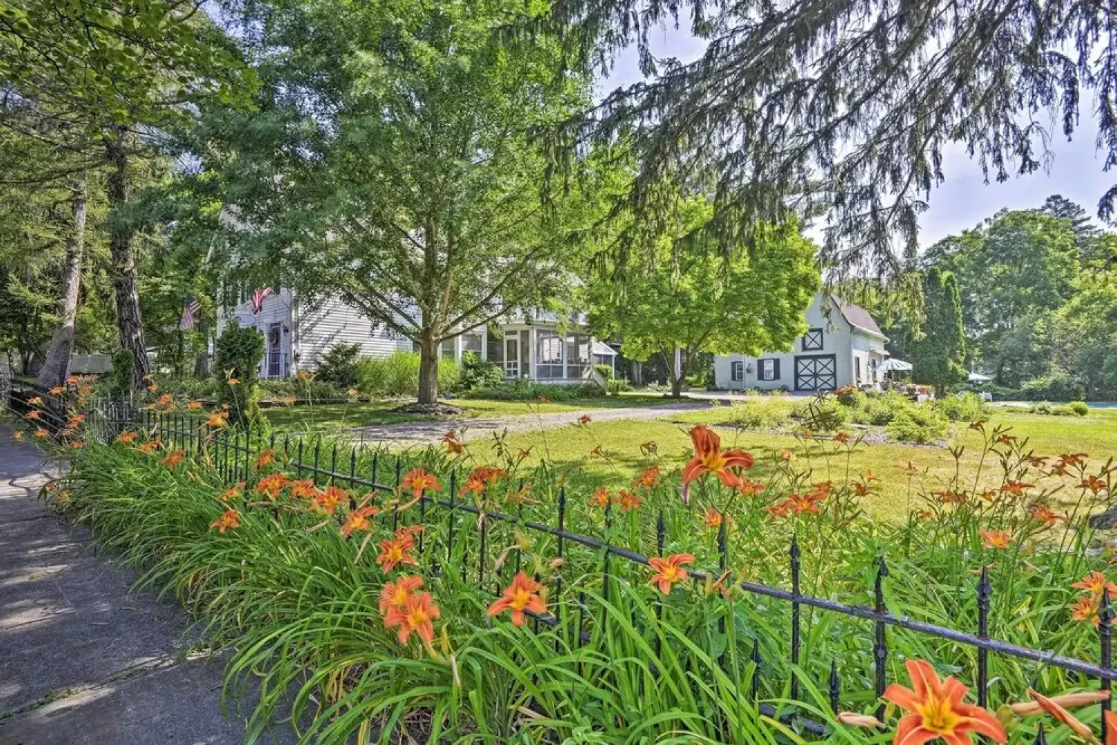 Walkable Studio on Historic Hammondsport Property!