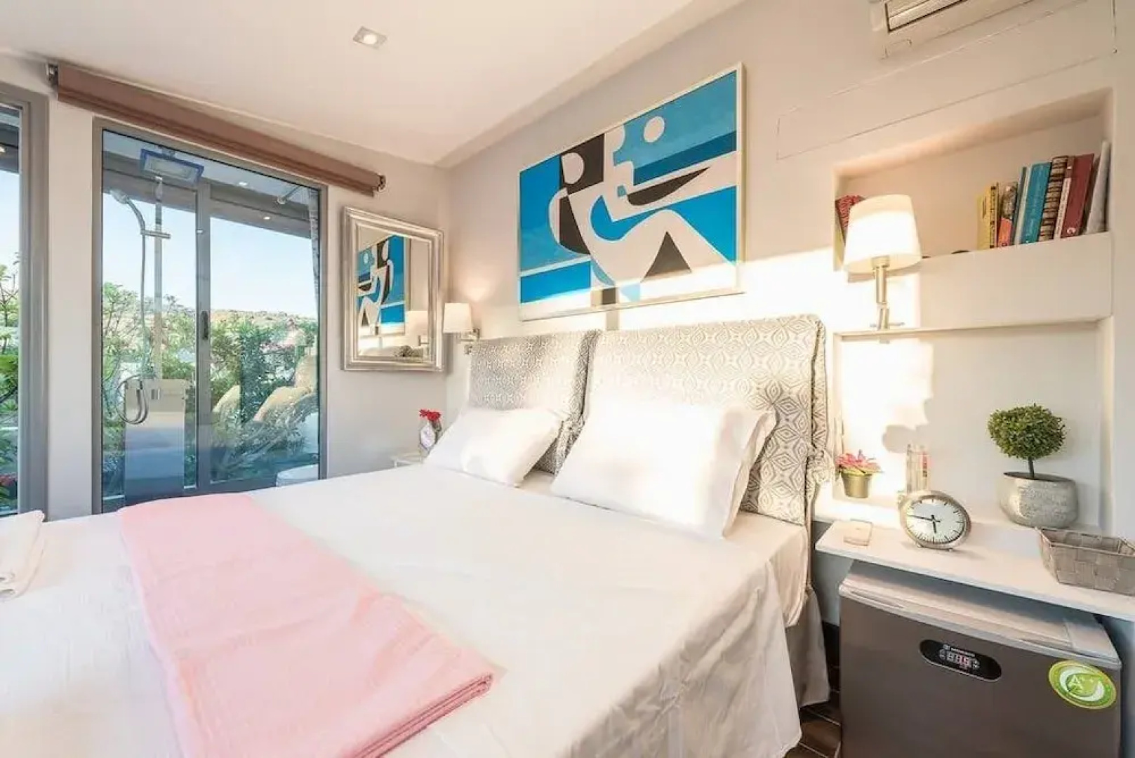Sea View Apartment with Hot Tub & Sauna