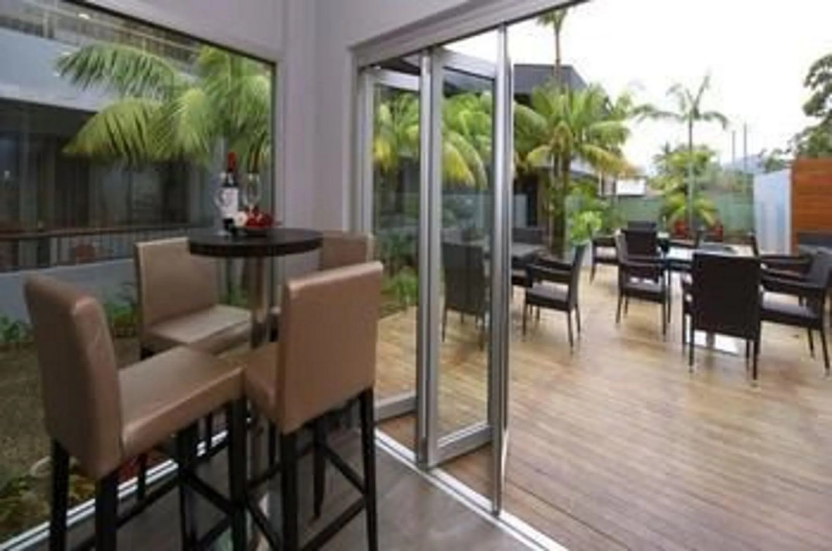 Peninsula Nelson Bay Motel and Serviced Apartments