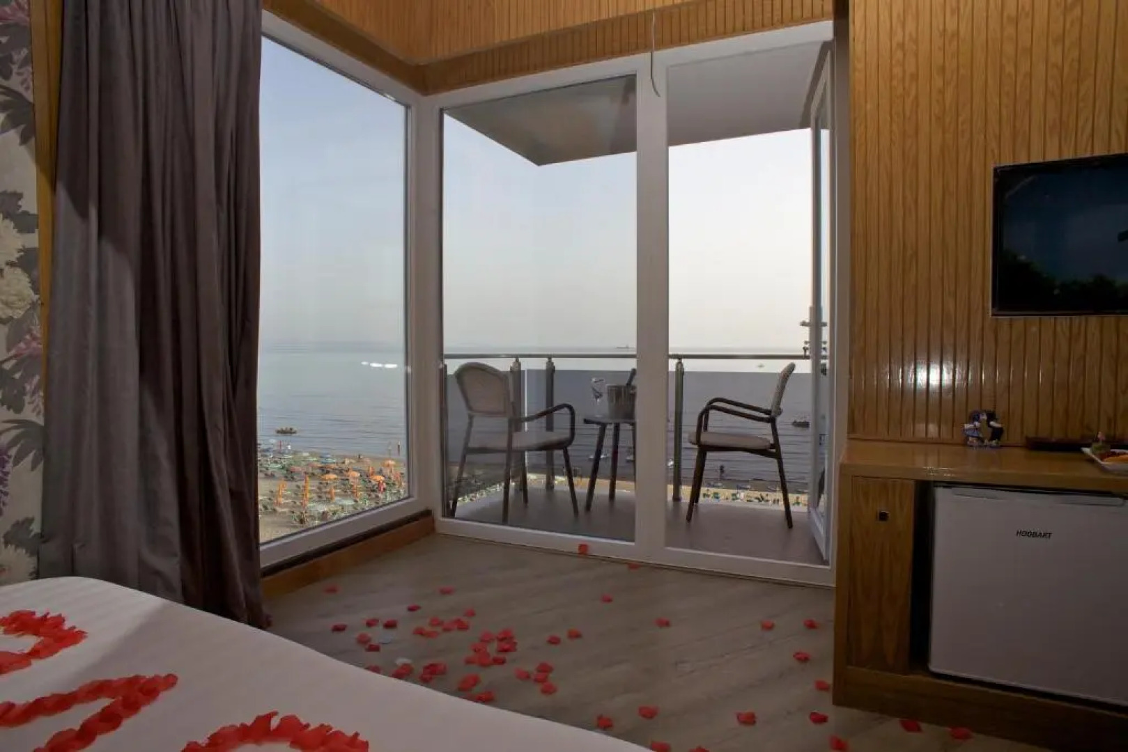 Vila One Beach Hotel