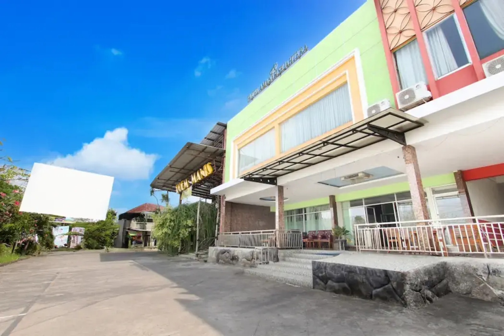 Hotel O Jalan Slamet Riyadi Near Bandara Adi Soemarmo Formerly Amanah Sejahtera