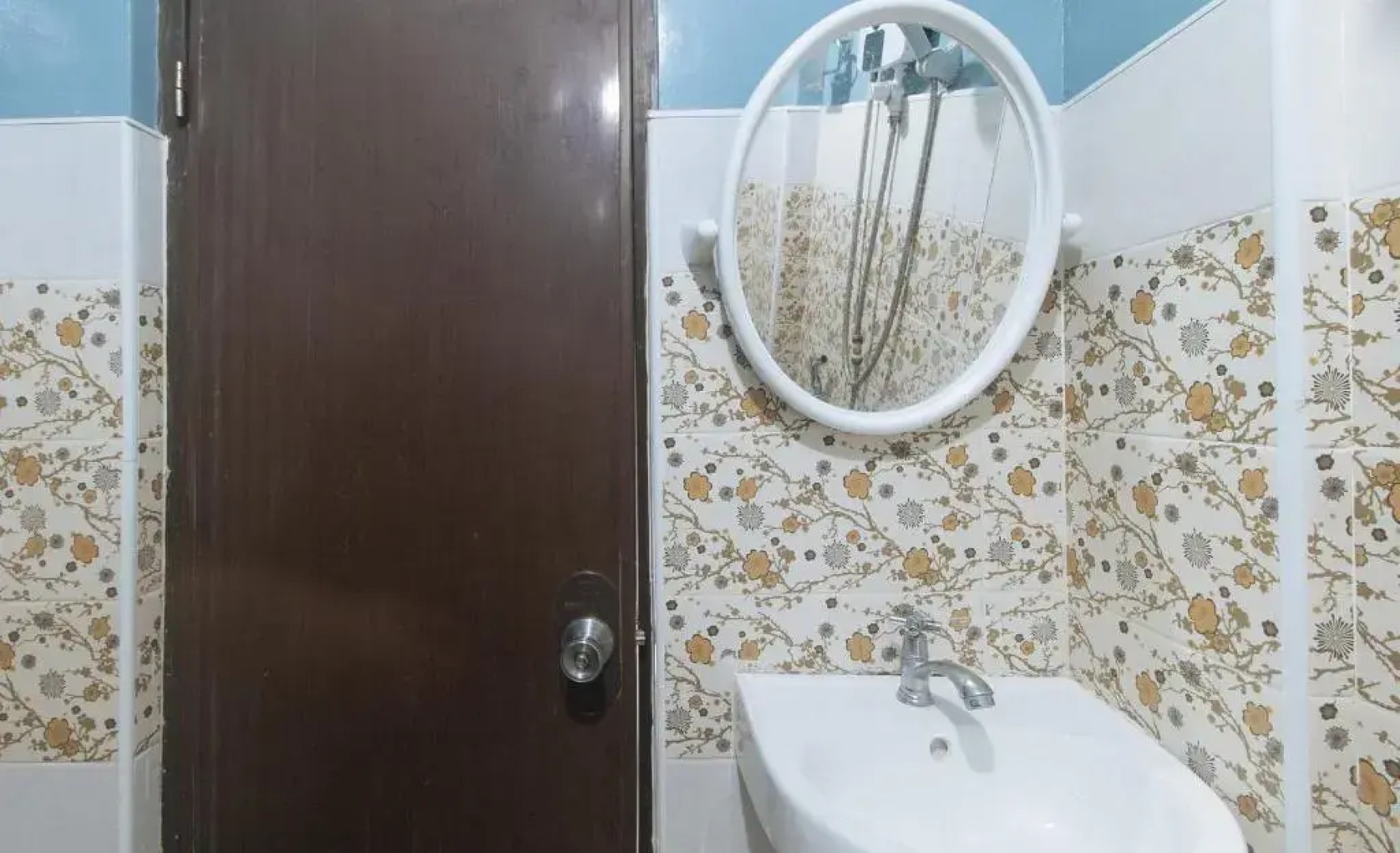 Queens Hometel by Oyo Rooms