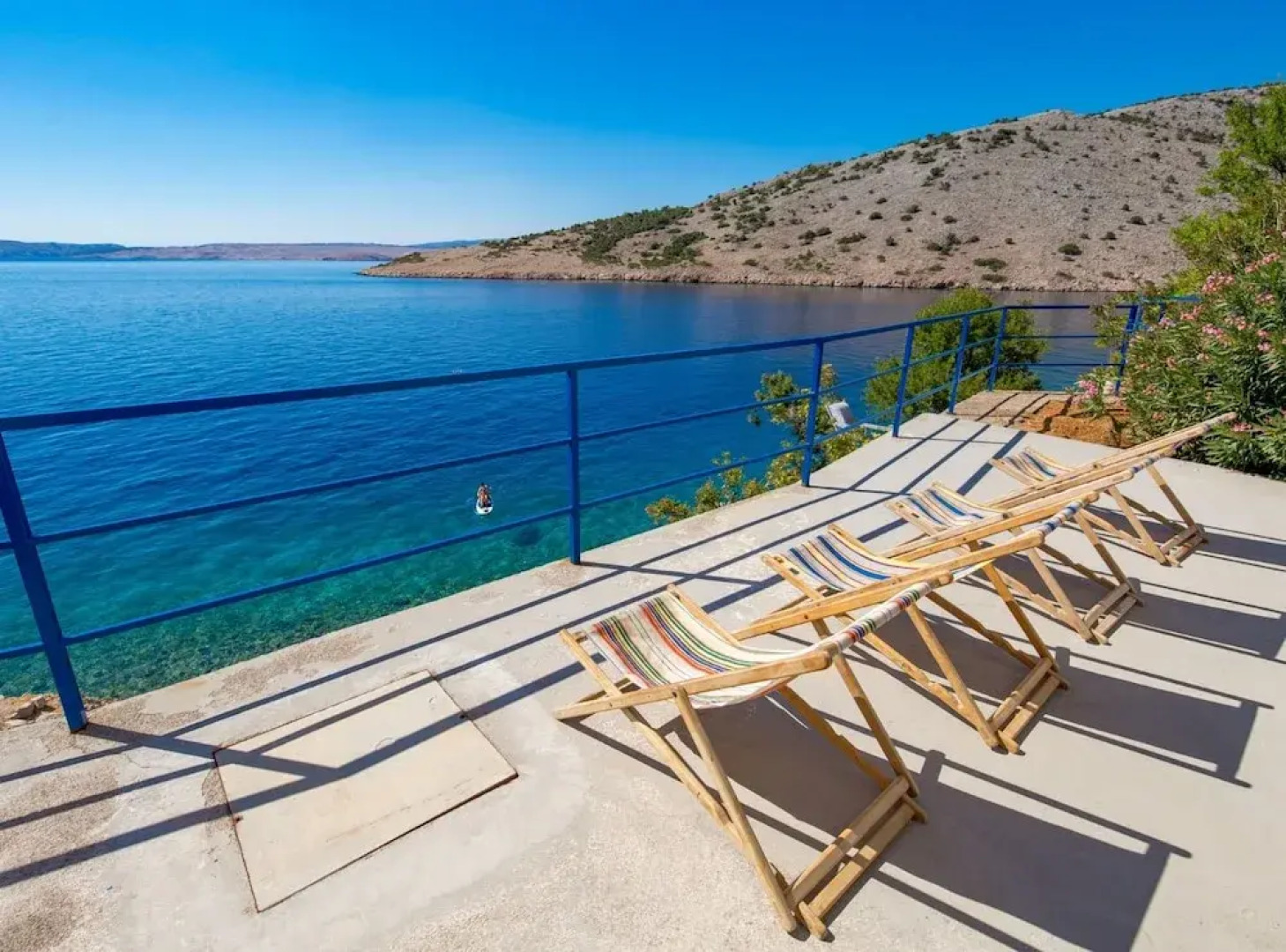 Sunny Beachfront Jablanac Apartments