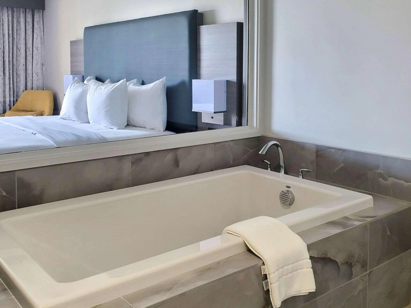 Hourglass Hotel, Trademark Collection by Wyndham