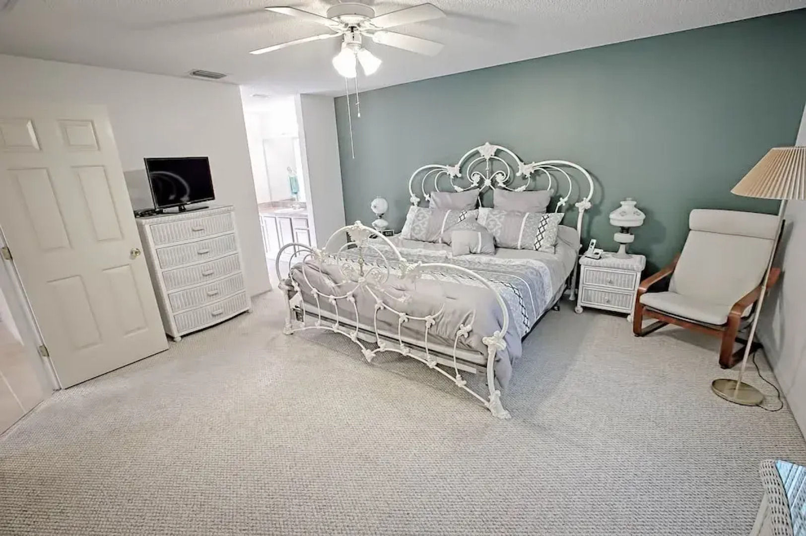 Butler Court Home 2 Bedroom by The VIR Group