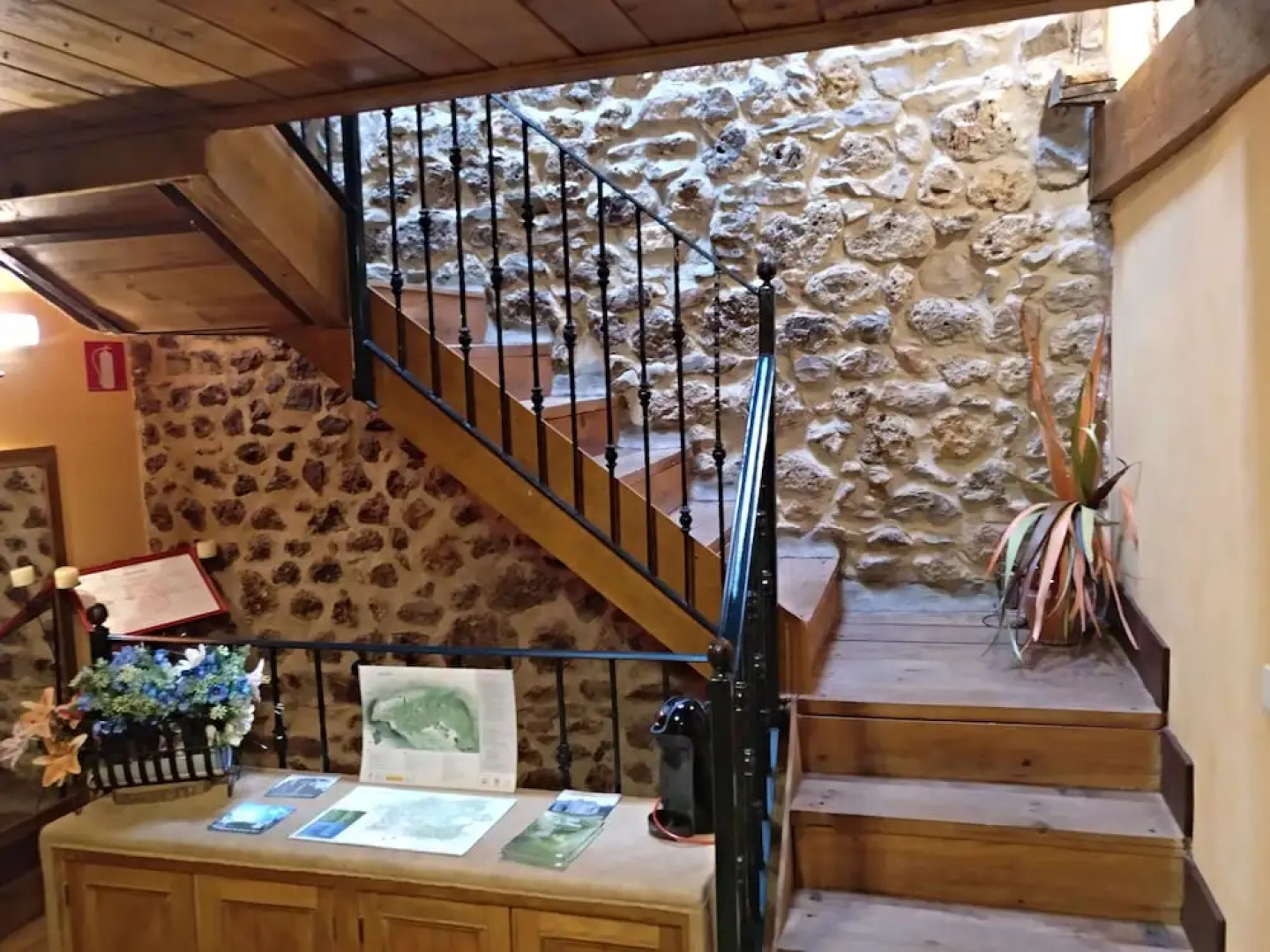 Hospedería Foramontanos