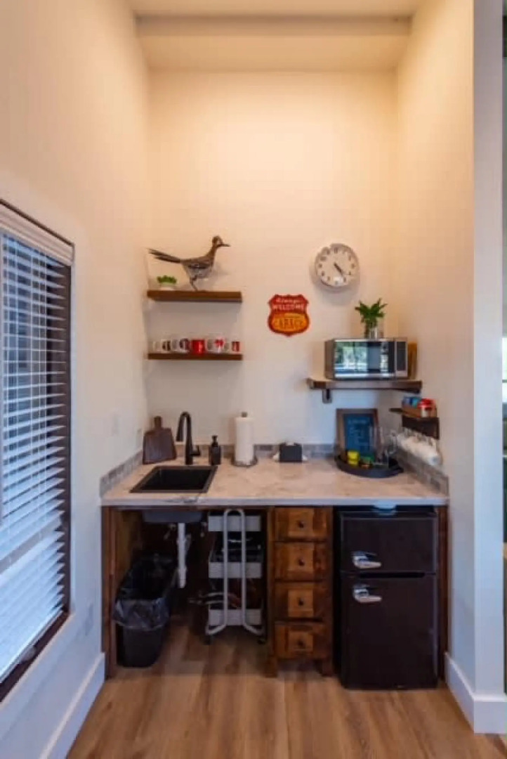 The Roadrunner Cabin 15MIN to Magnolia & Baylor