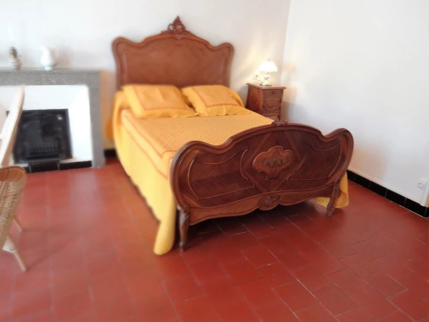 House With 5 Bedrooms in Robiac-rochessadoule, With Enclosed Garden