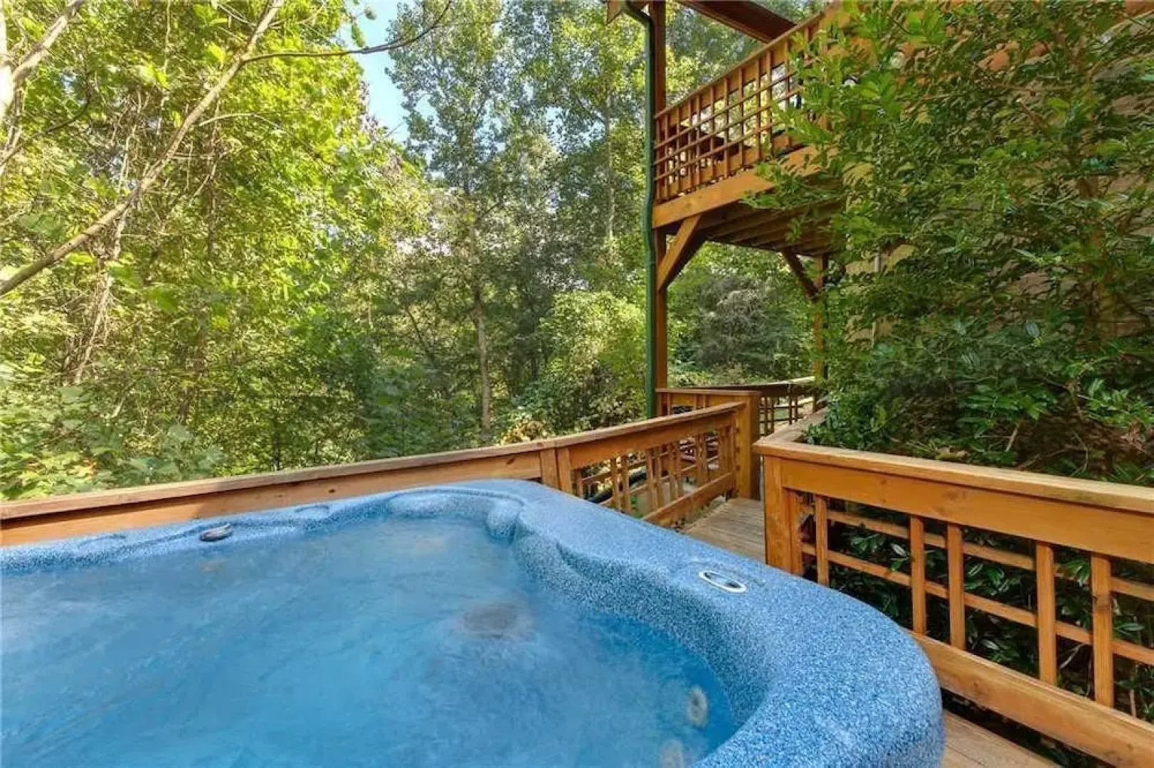 Stonebrook Lodge - Four Bedroom Cabin