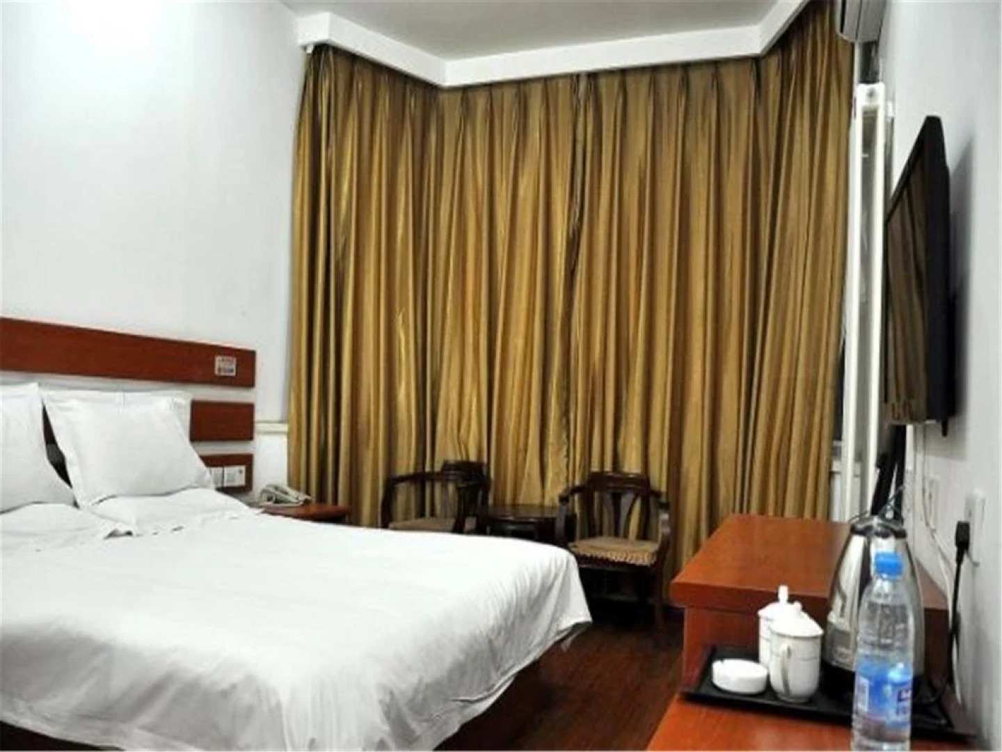 Linyi Junan Jinsheng Hotel