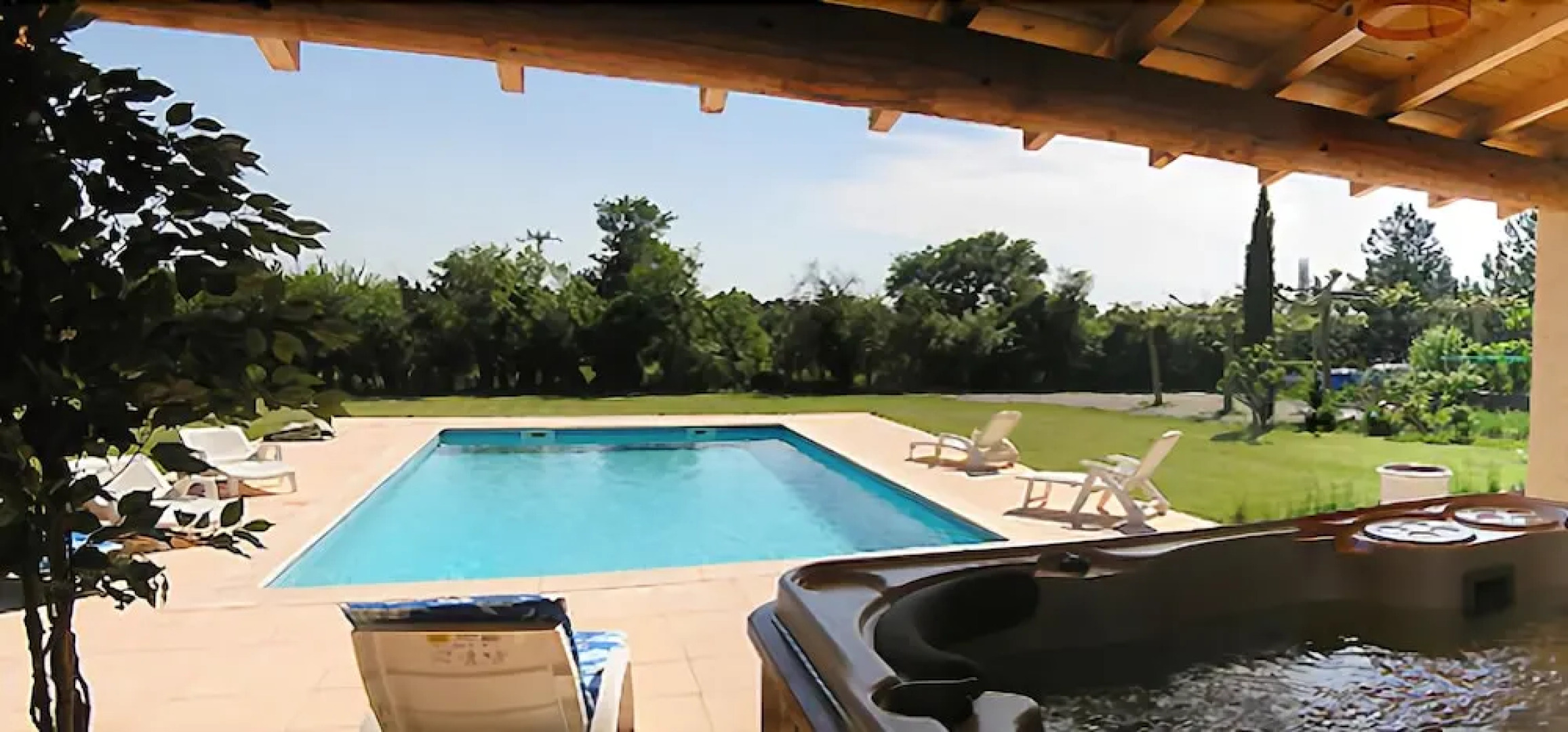 Le Mas des Hirondelles