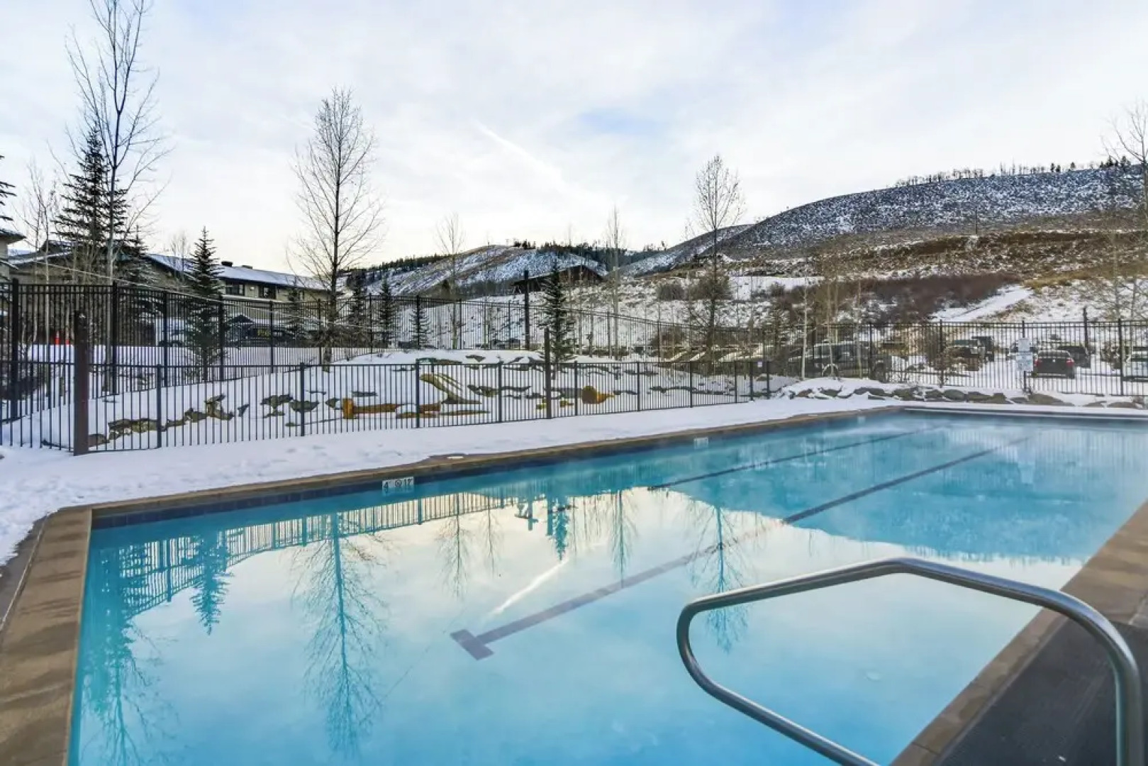 Ski-in/ski-out Granby Ranch Condo w/ Pool Access