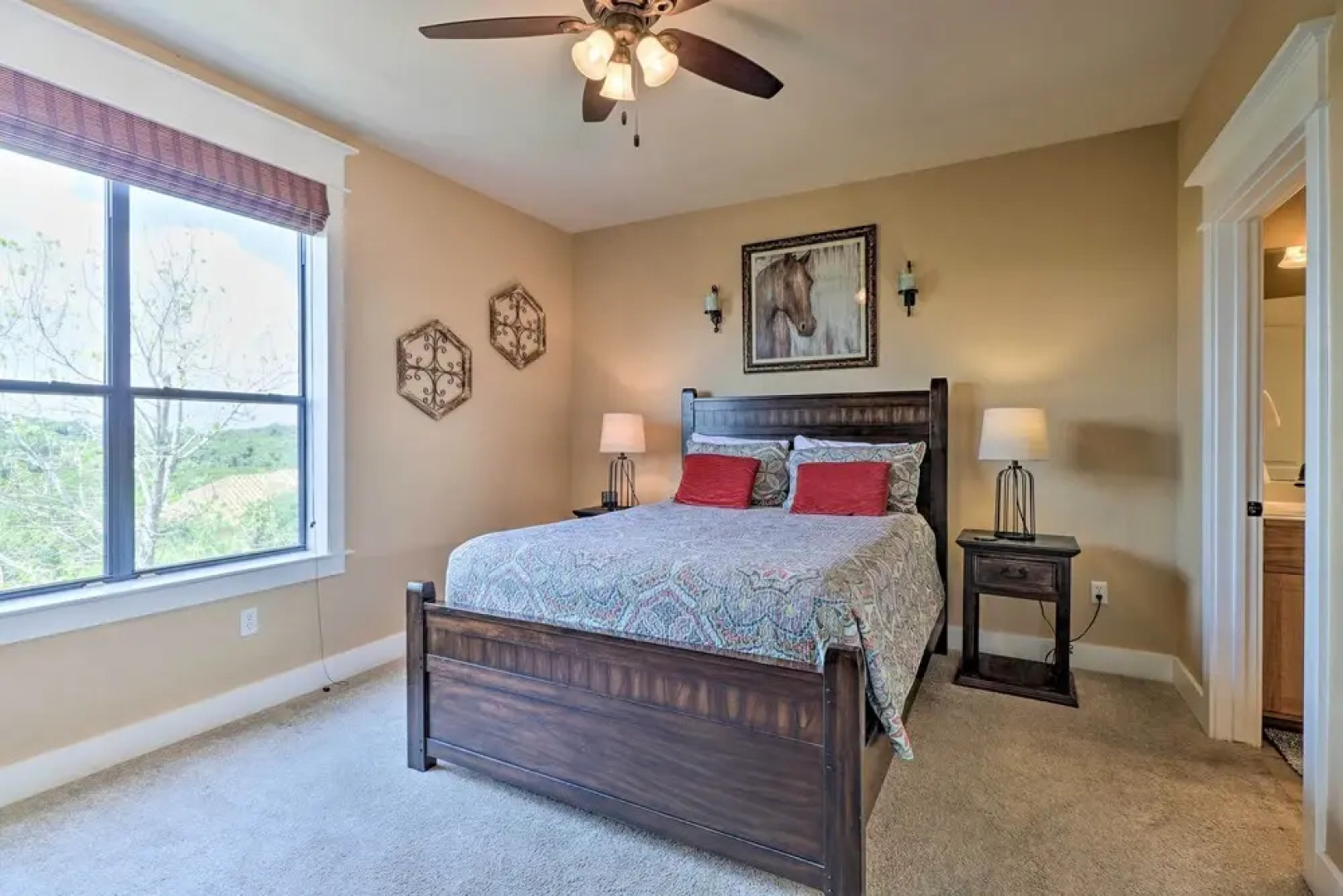 Lake Travis Condo W/ Resort Amenity Access!