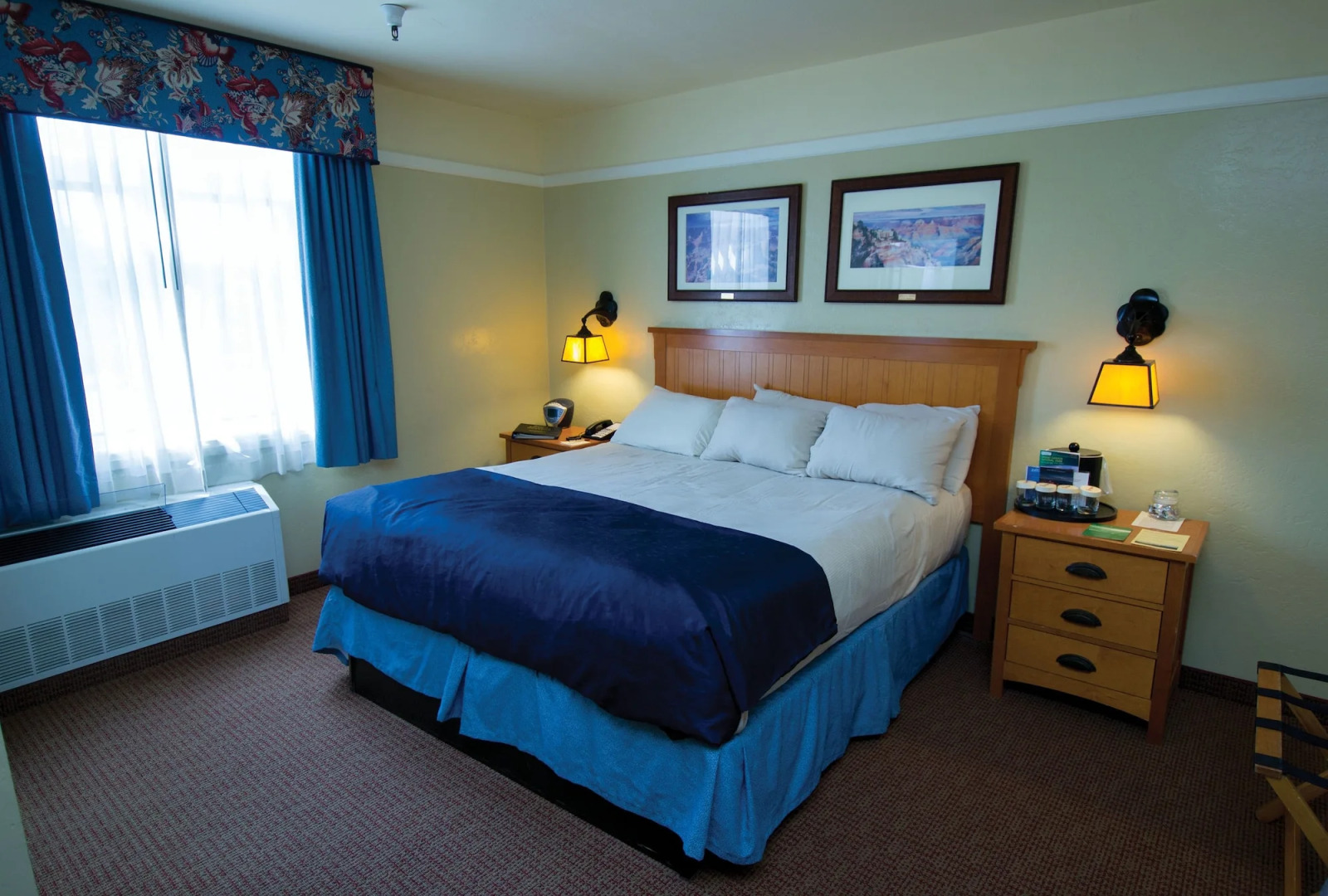 El Tovar - Inside the Park