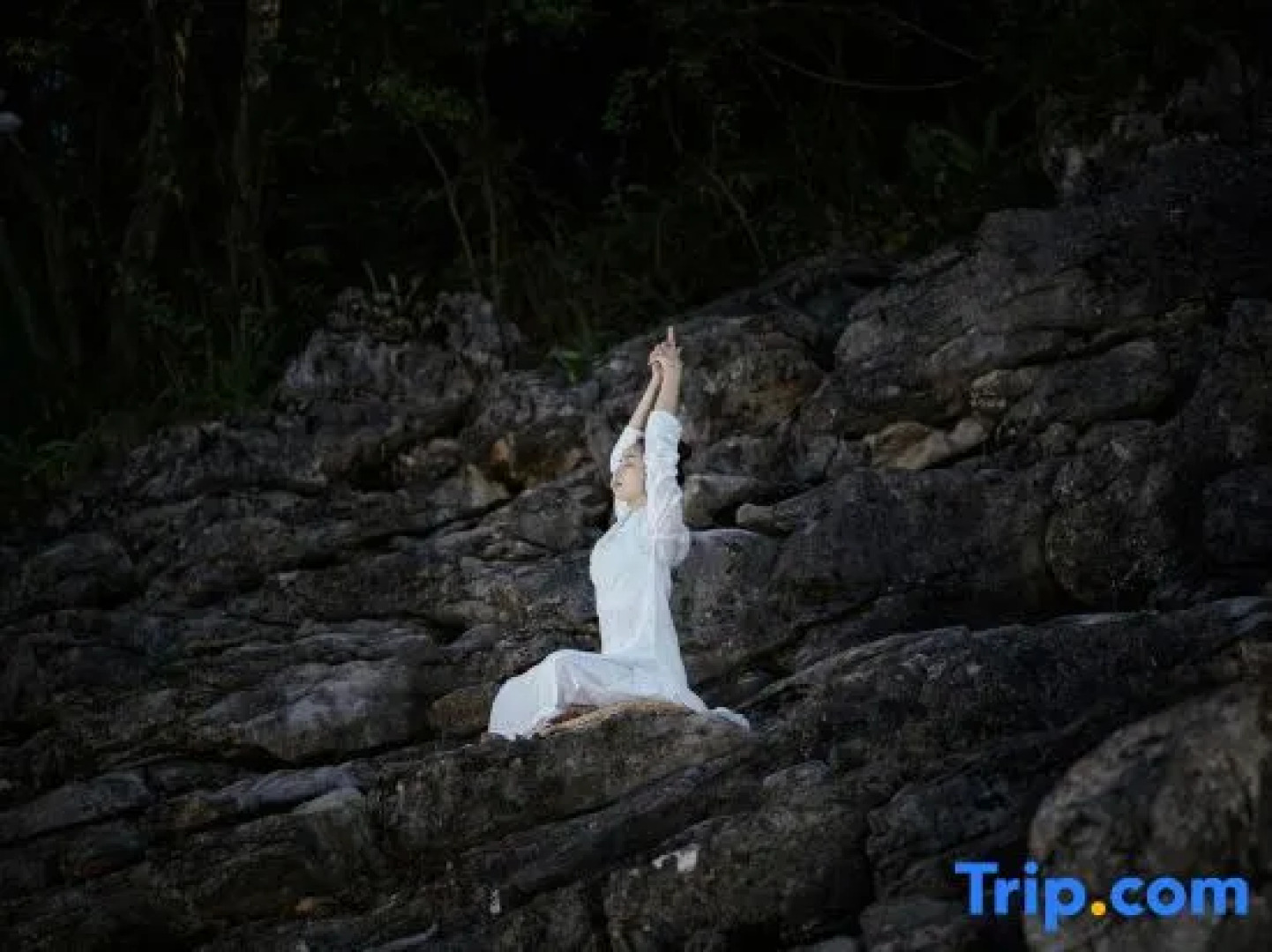 Yifangxi Hot Spring Hotel (Xianahei Branch, Wanfenglin Scenic Area)