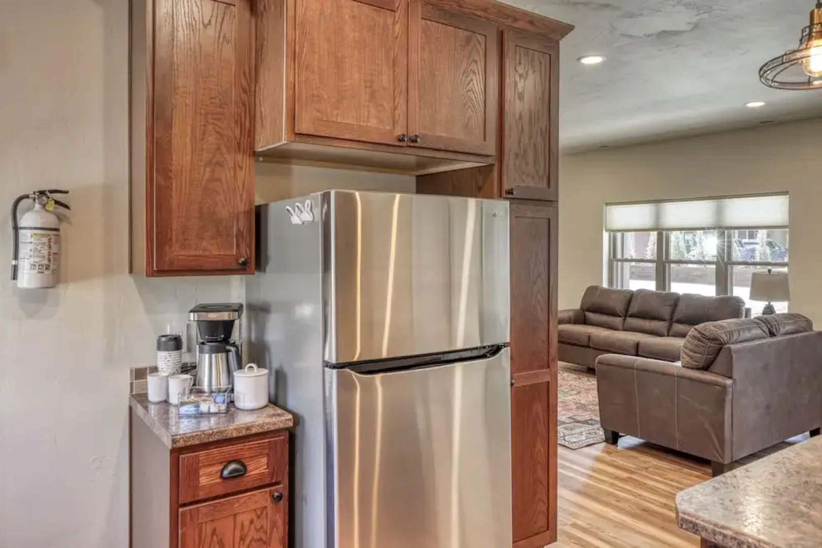 Gold Mining Condo King Bed Modern Comforts