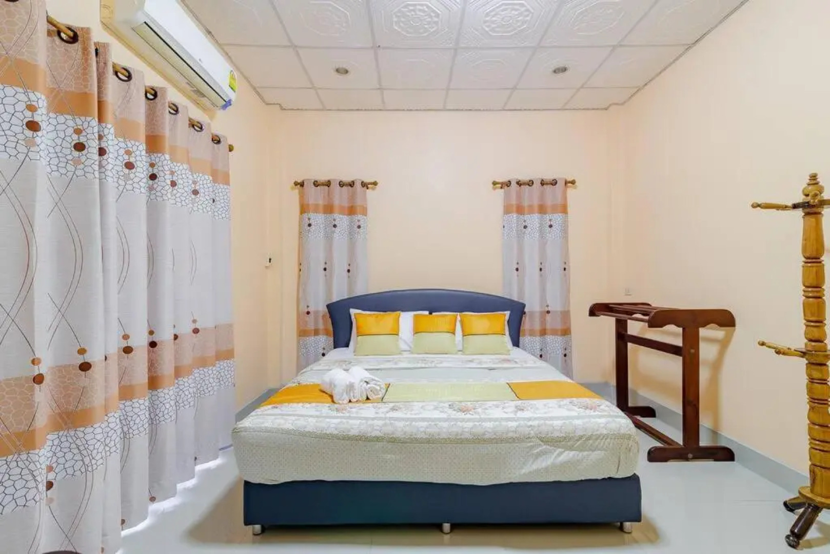 Bangsaphan Paradise Blue House 230 m. to the beach