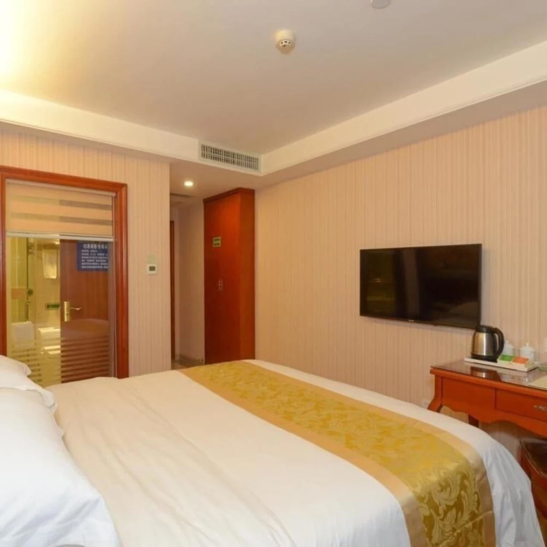 Vienna Hotel Guigang Central Square