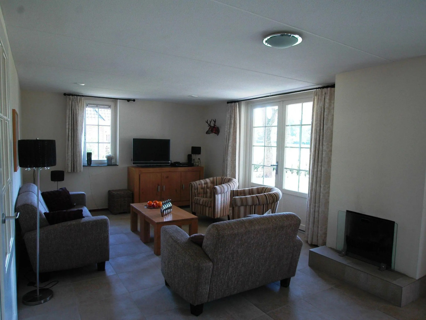 Detached Villa with Outdoor Fireplace near Veluwe