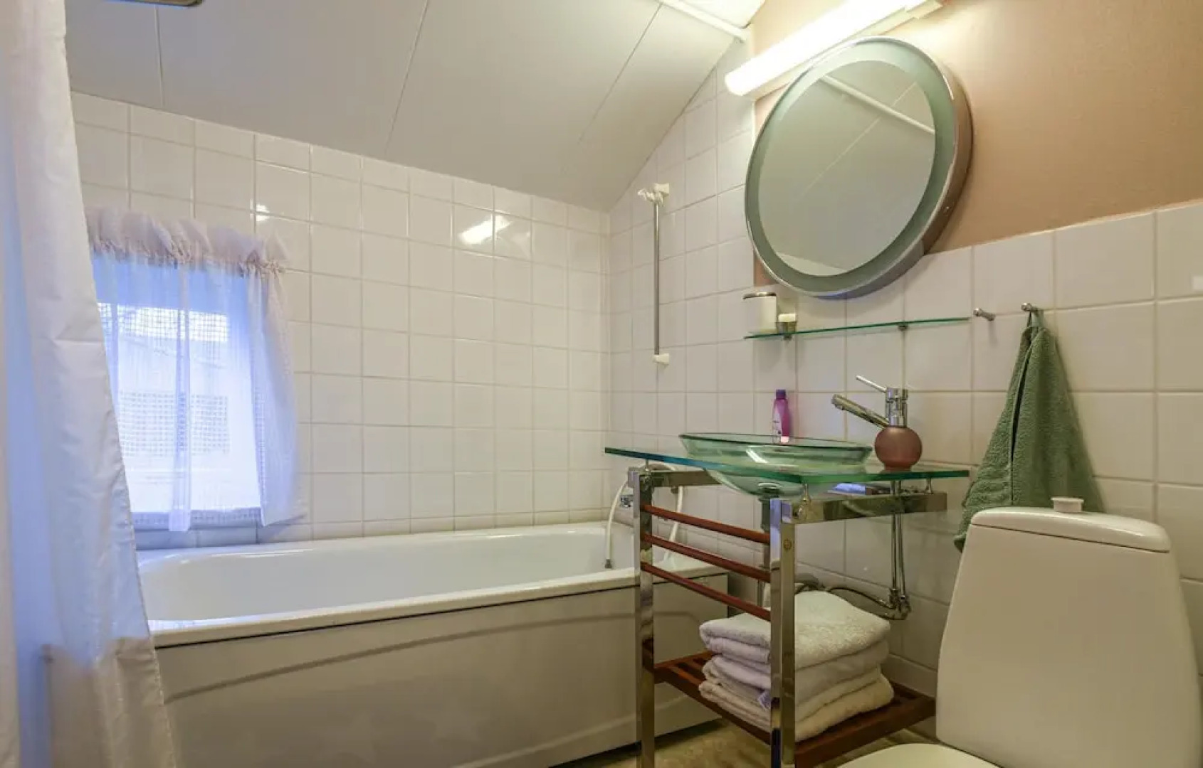 Stunning Home in Sjötorp With 3 Bedrooms and Wifi