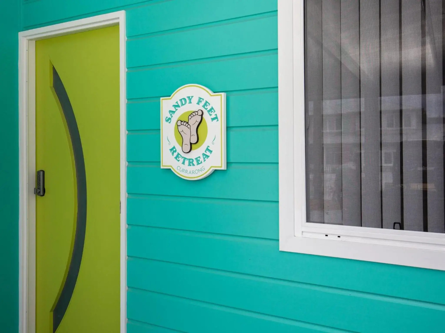 Sandy Feet Retreat - Pet Friendly - 1 Min Walk to Beach