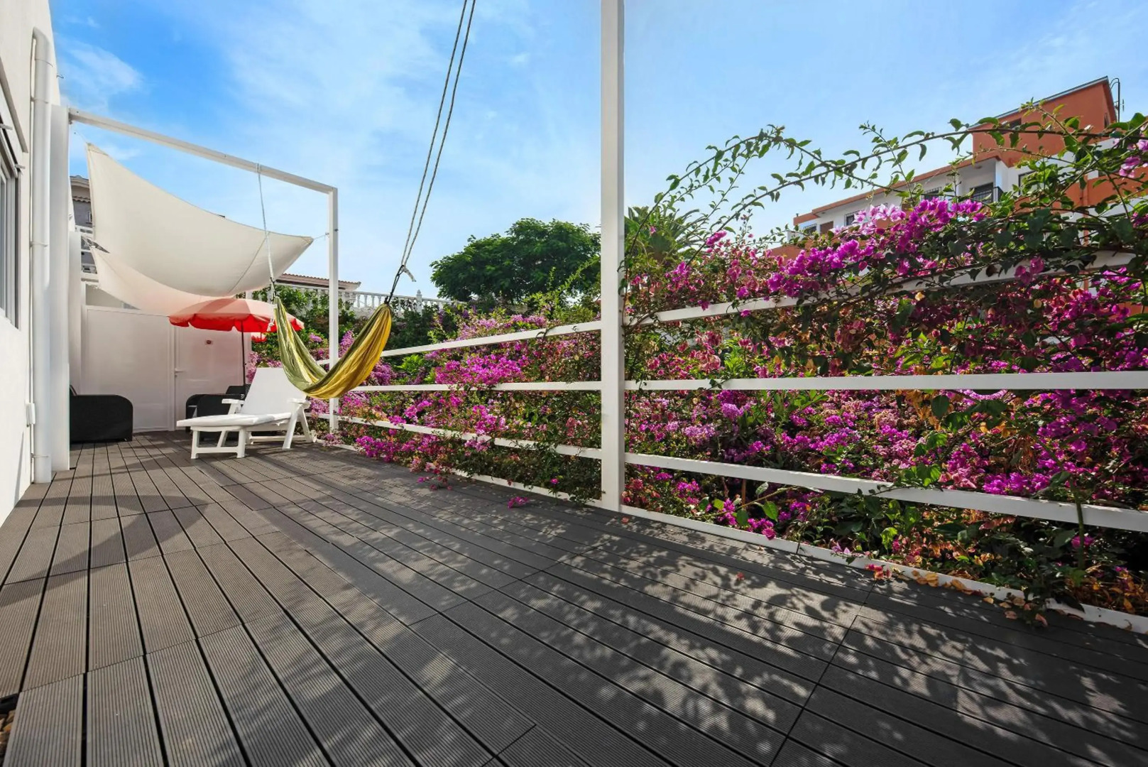 Fantastico 4 - With Large Private Terrace, Free Parking, air Conditioning, BBQ