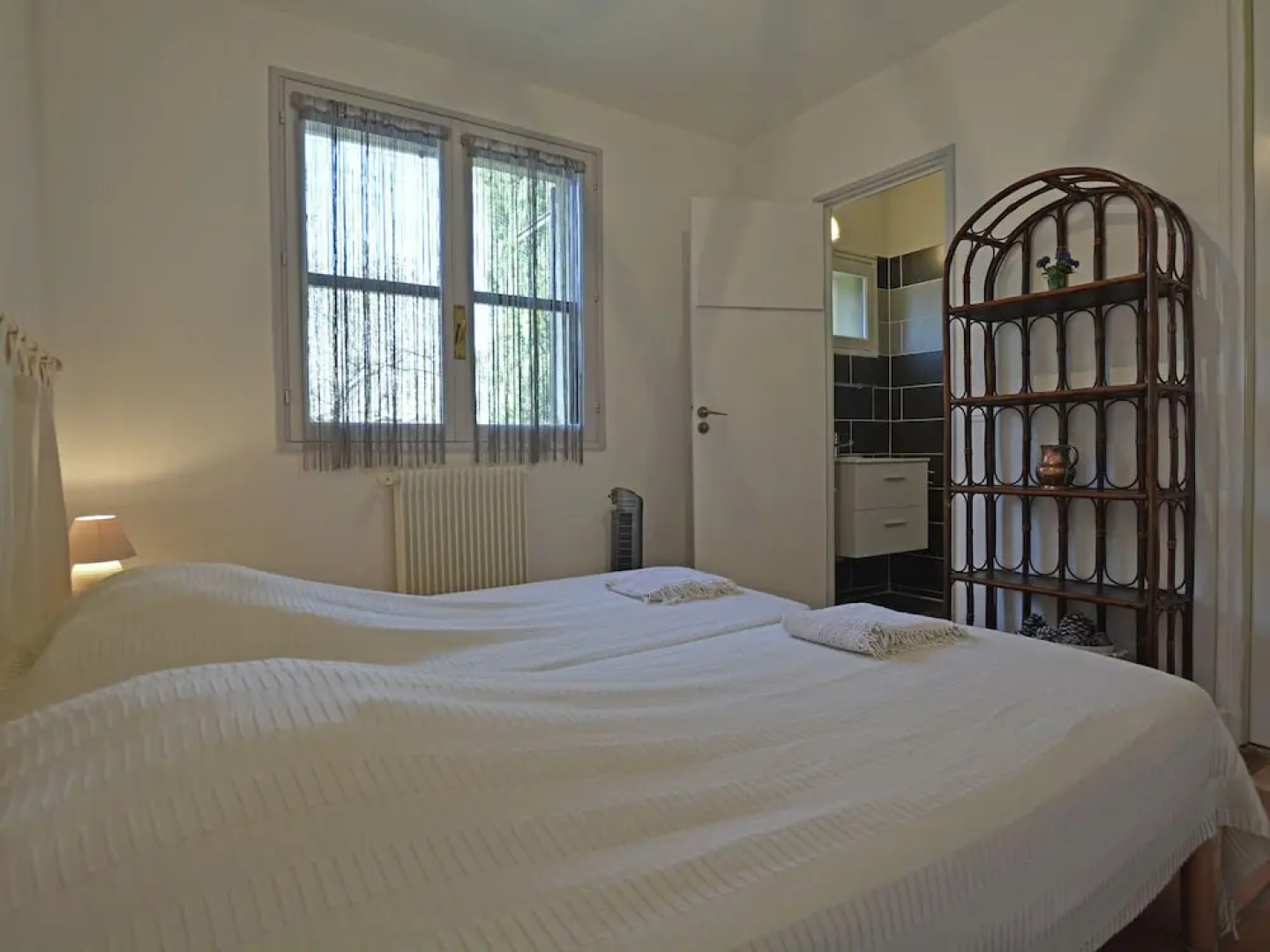 Cushy Villa in Vergèze With Fenced Garden, Terrace, Barbecue