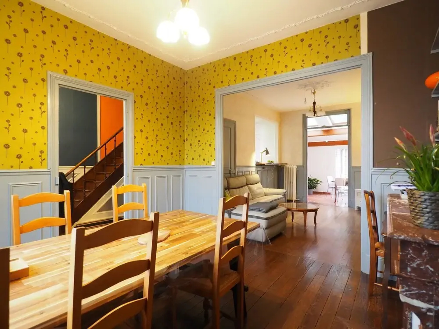 Elegant Bourgeoise Style House