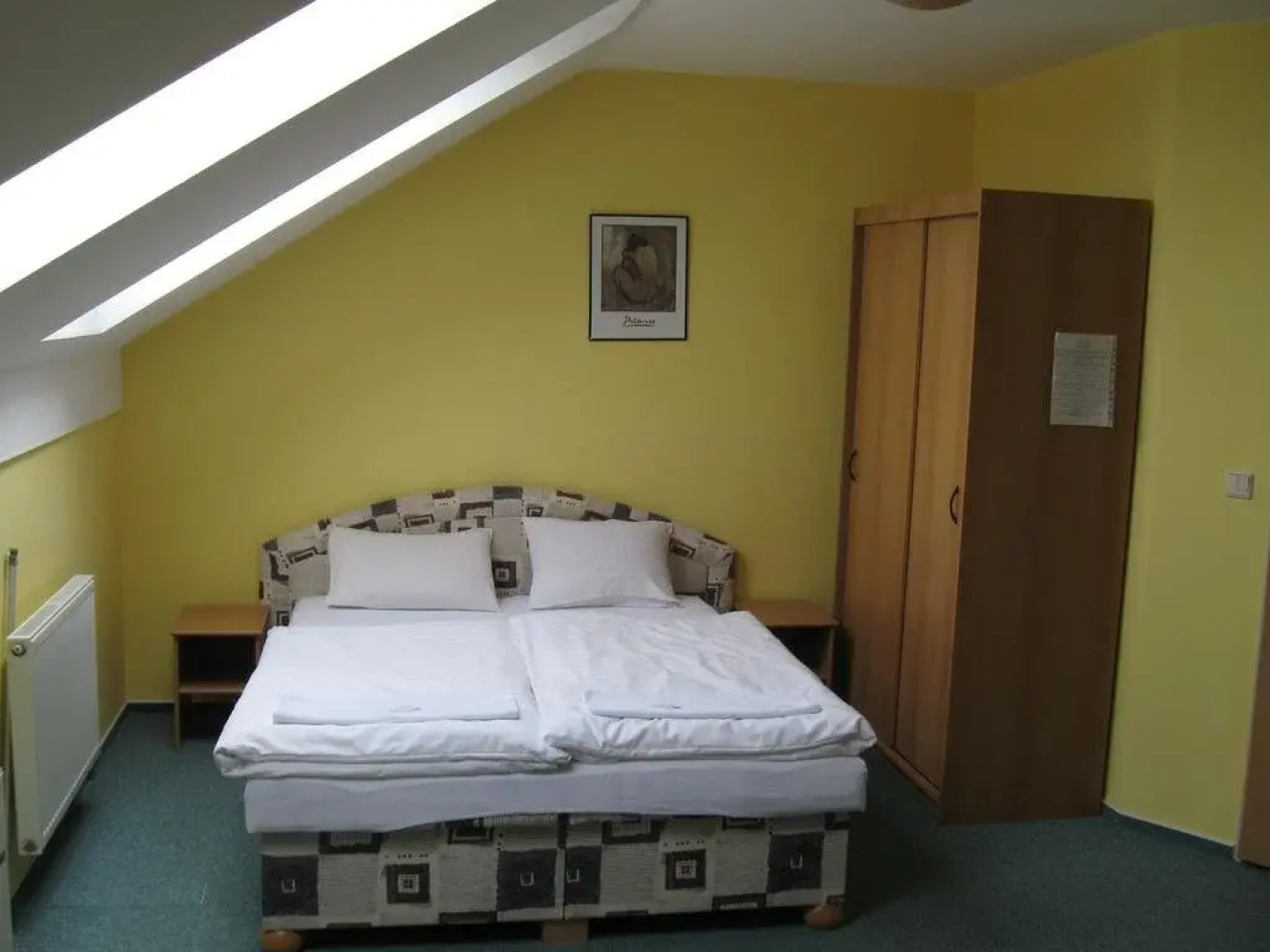 Penzion a restaurace U Hroznu