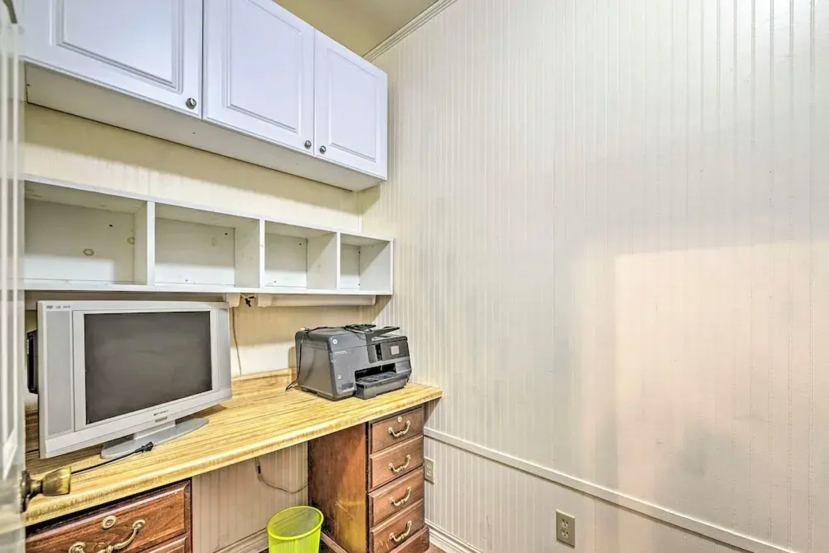 The Lilly House: Historic Glen Rose Home w/ Porch!