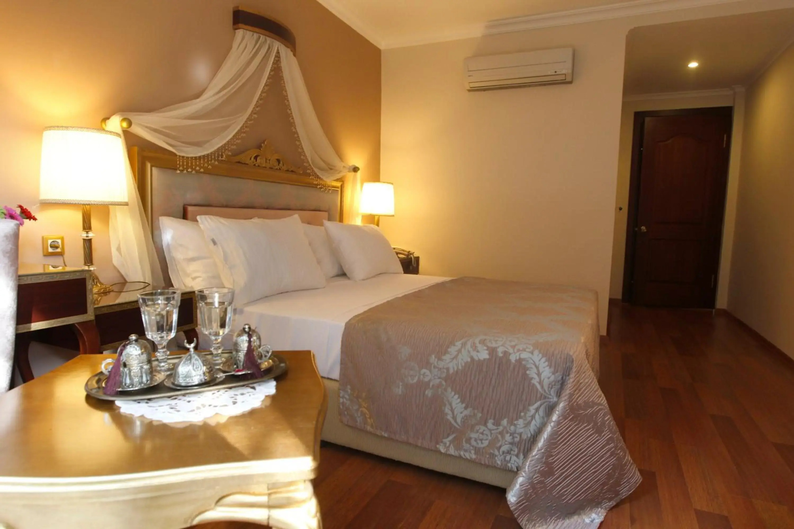 Saint John Hotel - Boutique Class