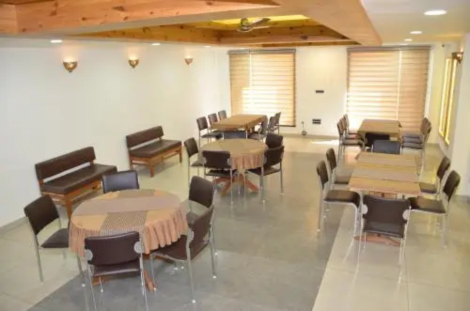 Mayur Hotel Bar And Restaurant