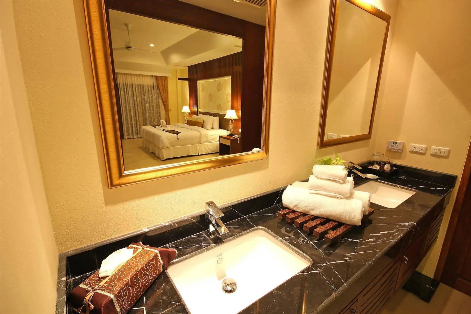 AT Pool Villa Resort