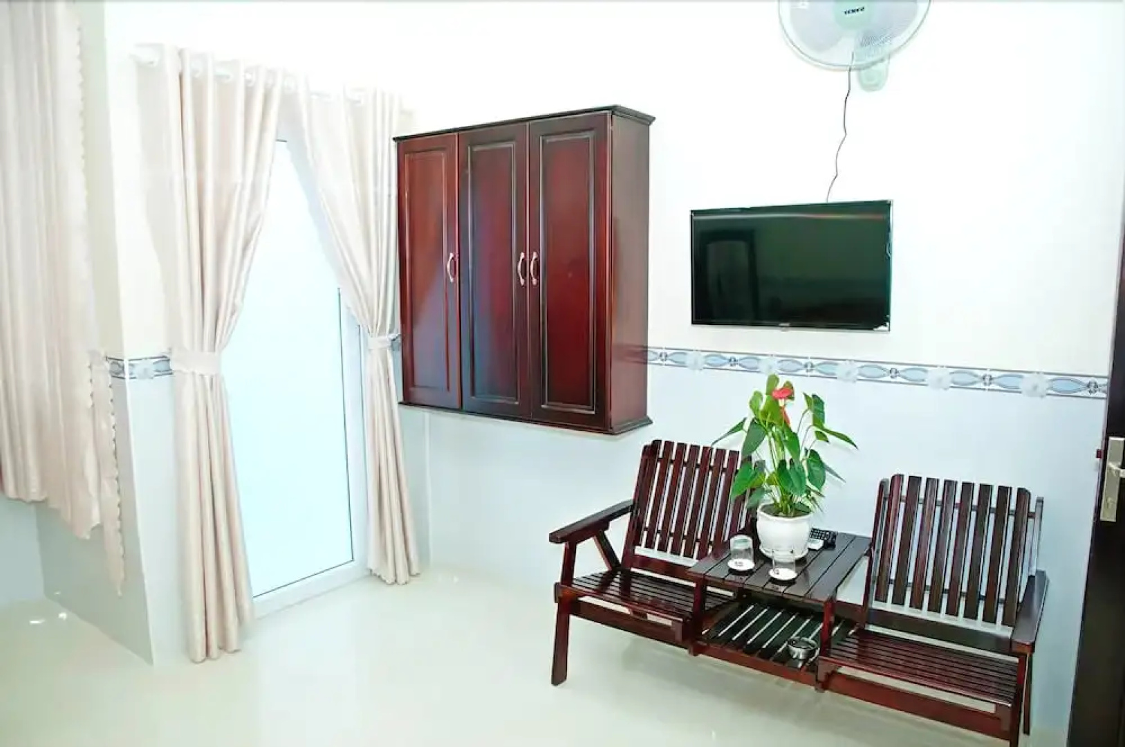Nha Nghi Thoai Chau 3