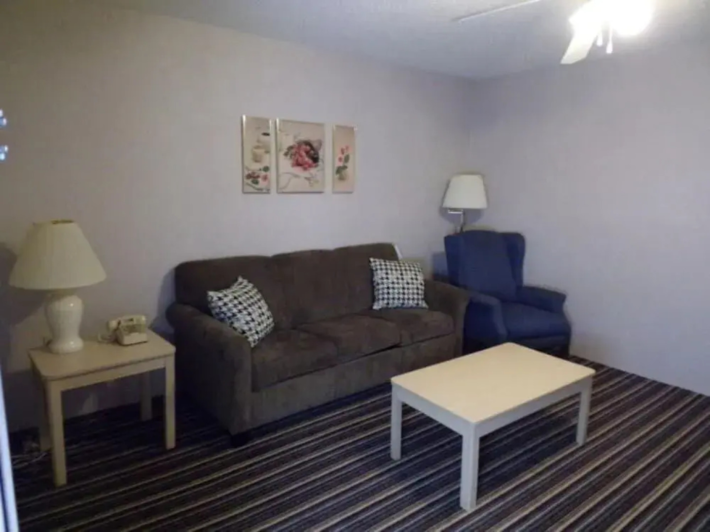 Bavarian Haus Lakefront Inn