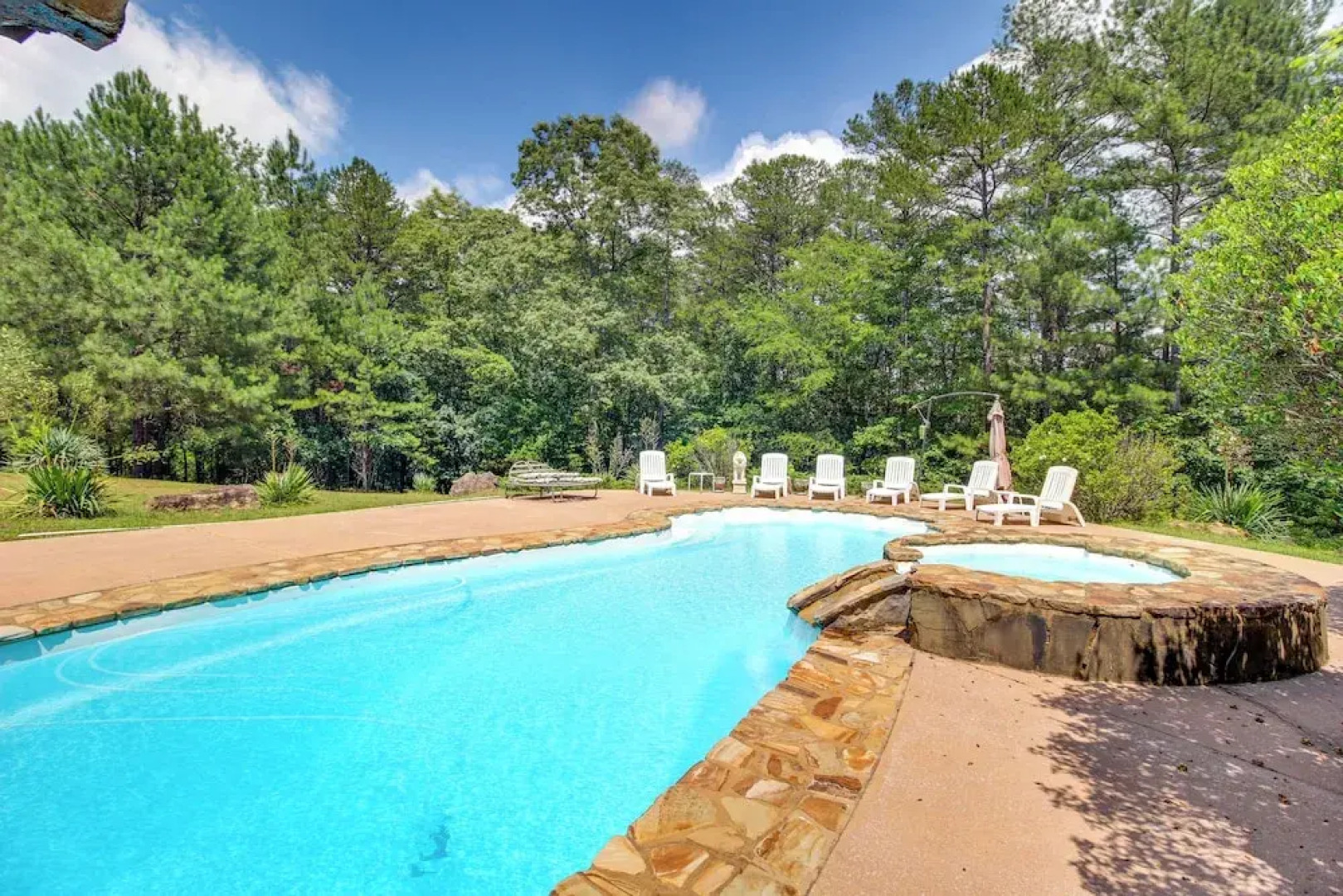 Kingston Home w/ Shared Pool - 23 Mi to Lakepoint!