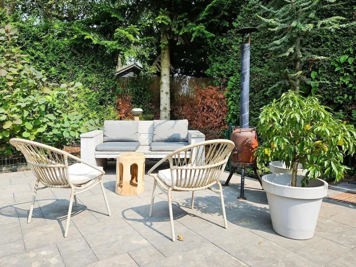 Chalet Kieftveen With hot tub for Four Person