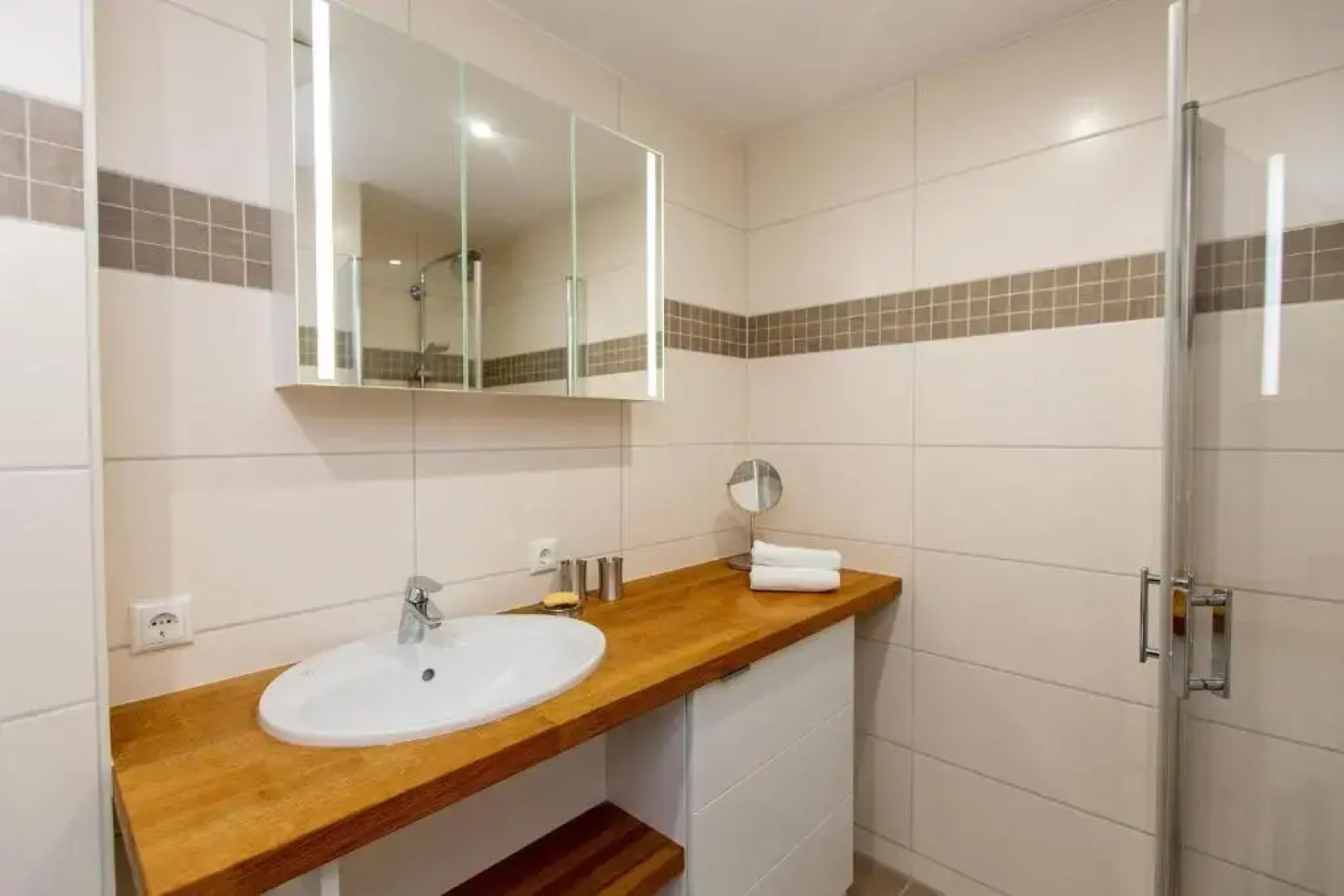 2 Zimmerapartment optional Bootsliegeplatz P6A2