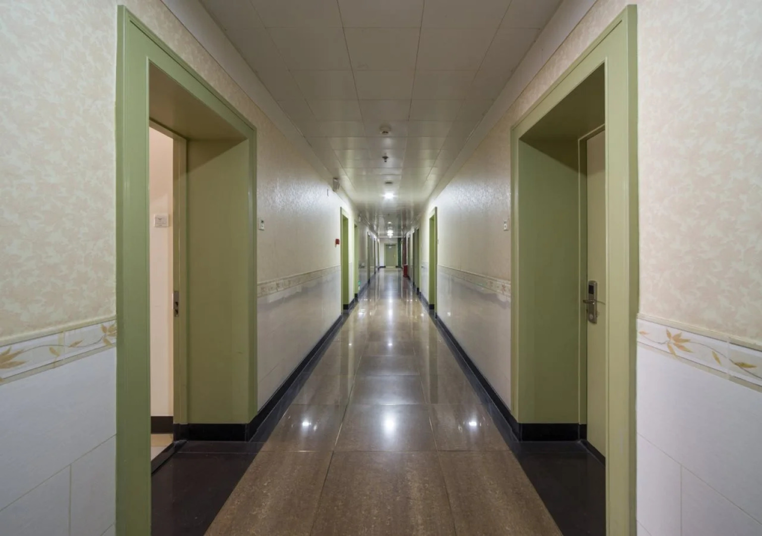 Beijing Wang Fu Jing Jade Hotel