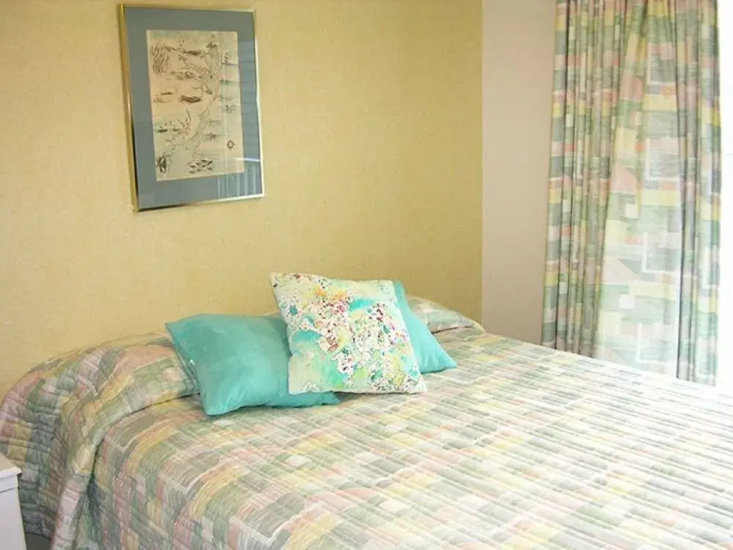 Harbour Island 31E by RedAwning