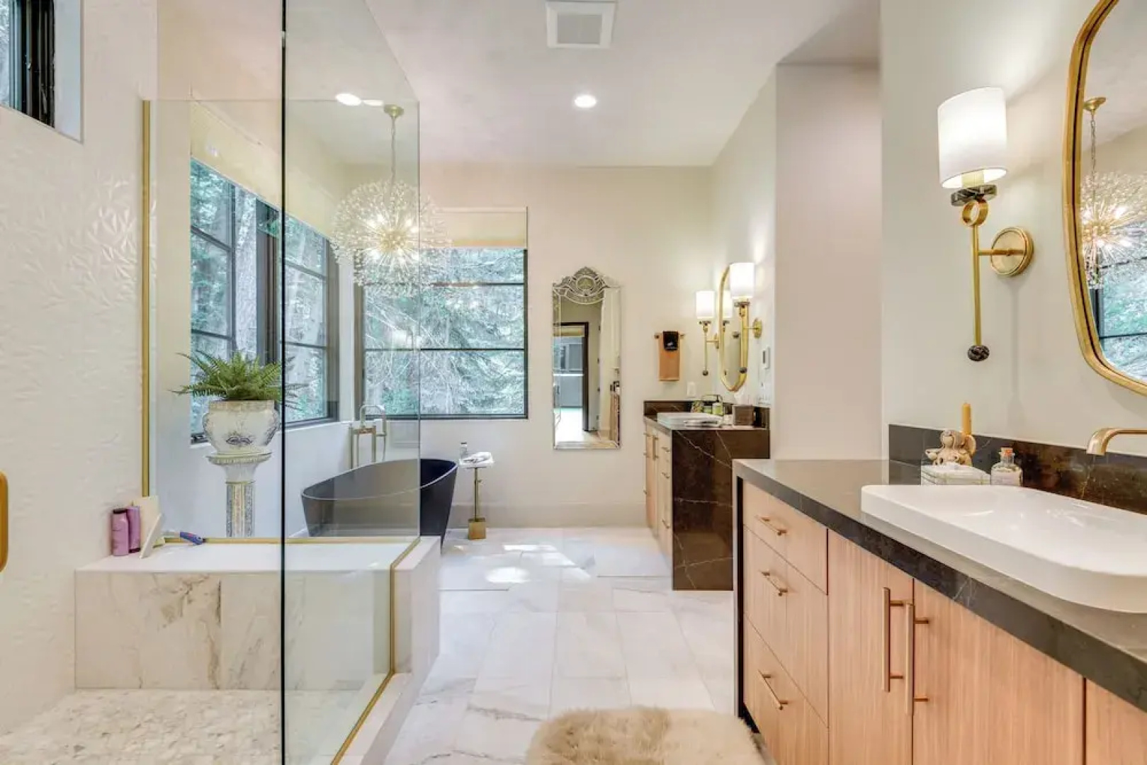 Luxury Alpine Home w/ Hot Tub: 1 Mi to Sun Valley!