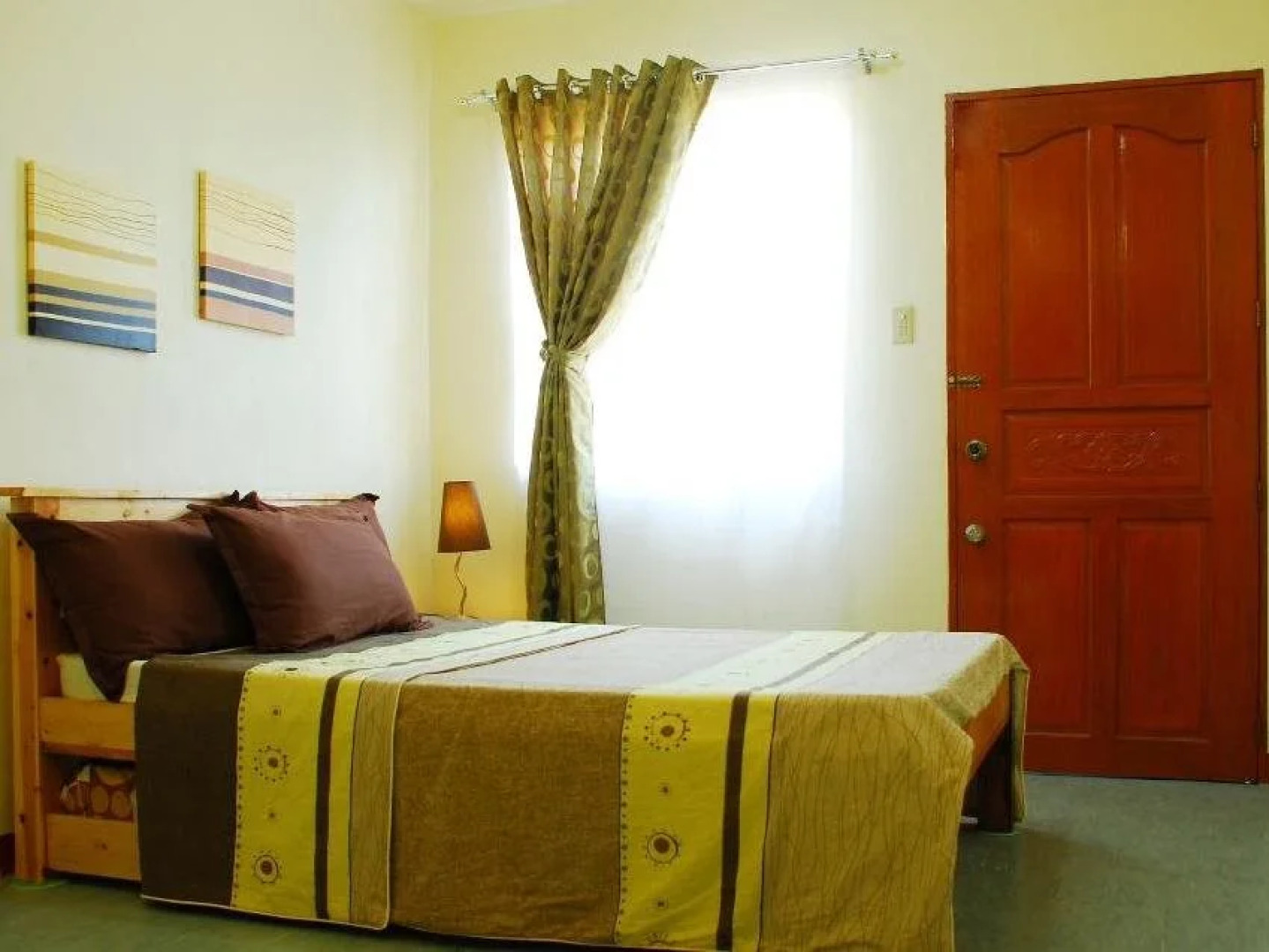 Hive Manila Guesthouses and Apartments