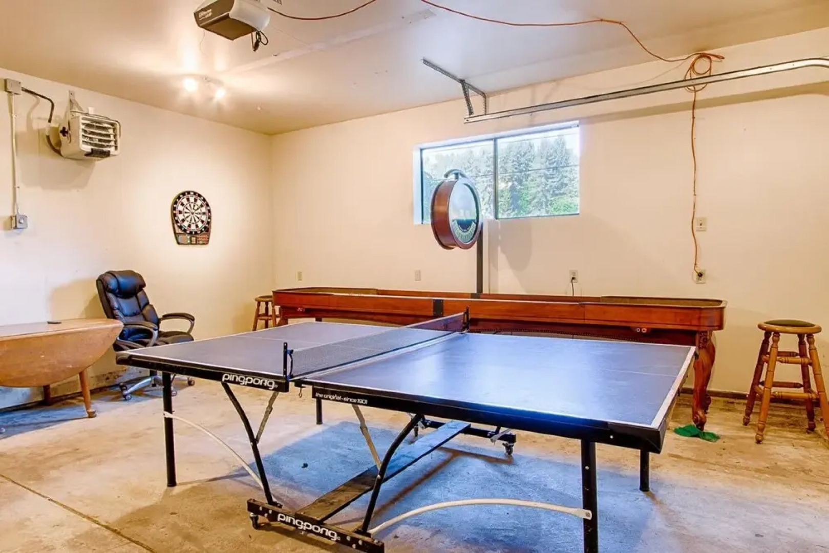 Moon River Redwoods Hot Tub BBQ Game Room Close to River