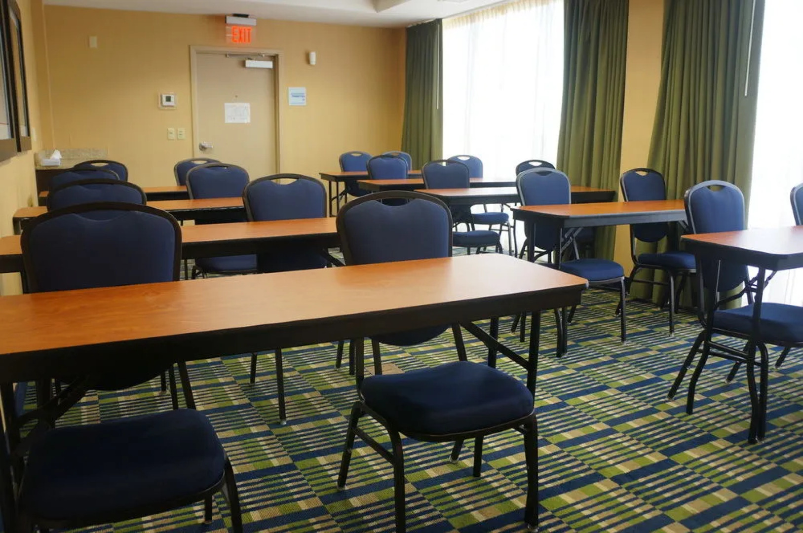 Holiday Inn Express Hotel & Suites Oceanfront Daytona Beach Shor