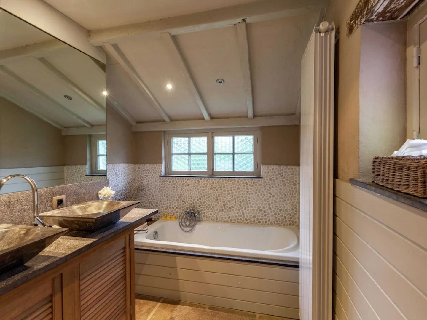 Luxurious Holiday Home With Large Garden, Sauna and not far From the Beach