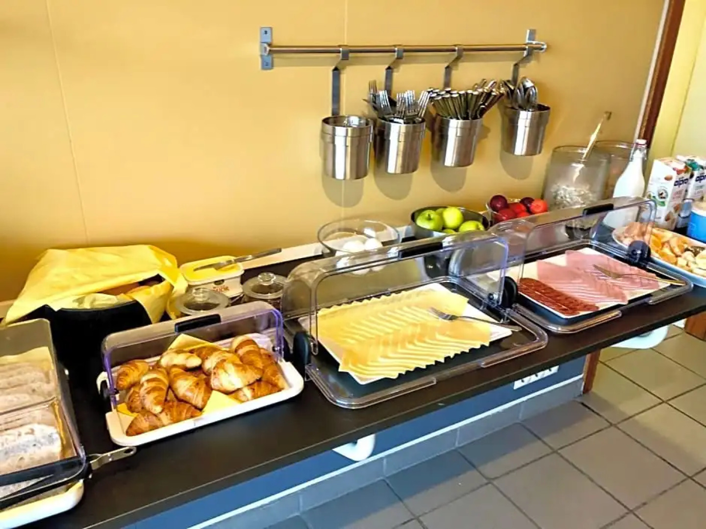 Paradise Cave Hostel & Guesthouse