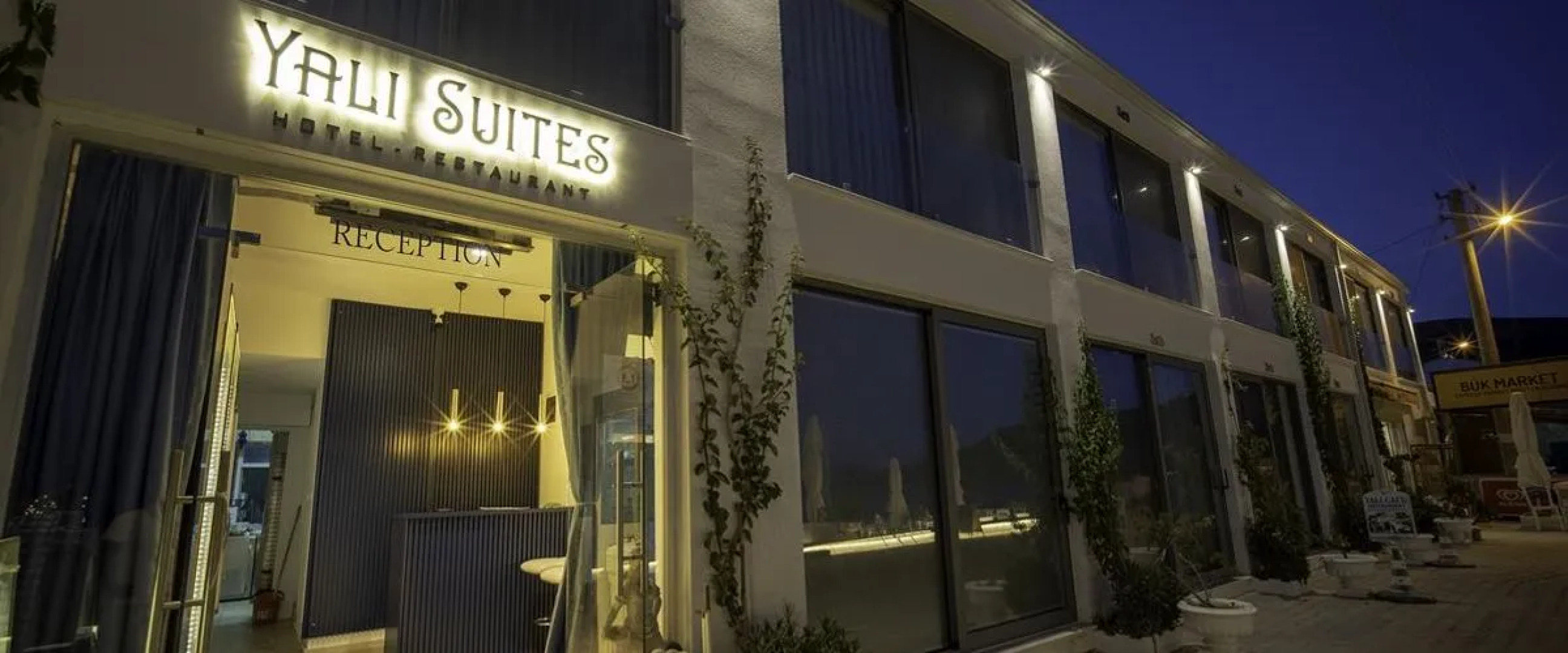 Yali Sui̇tes Hotel