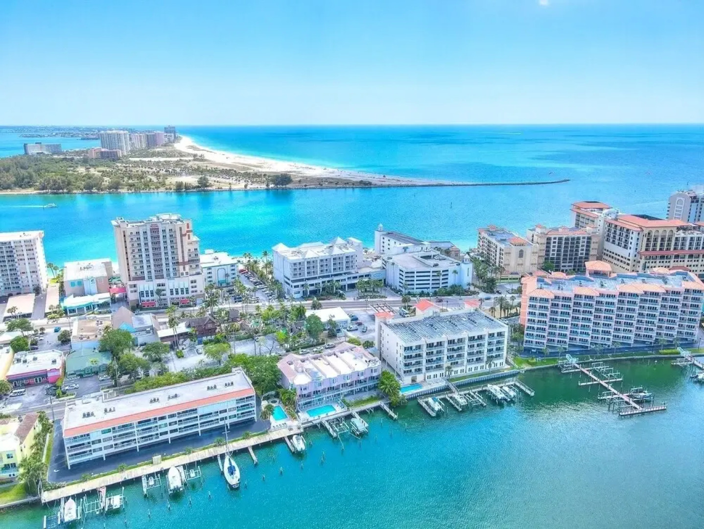 Bayway Luxury Townhome 4 Bedroom Townhouse by RedAwning