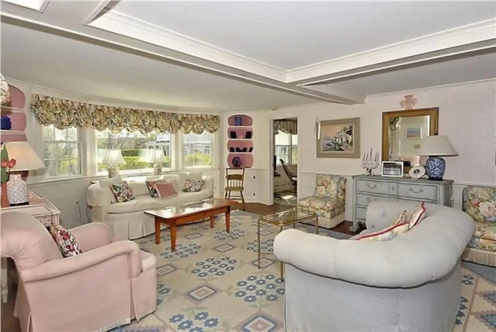 221 Shore Road - Nine Bedroom House